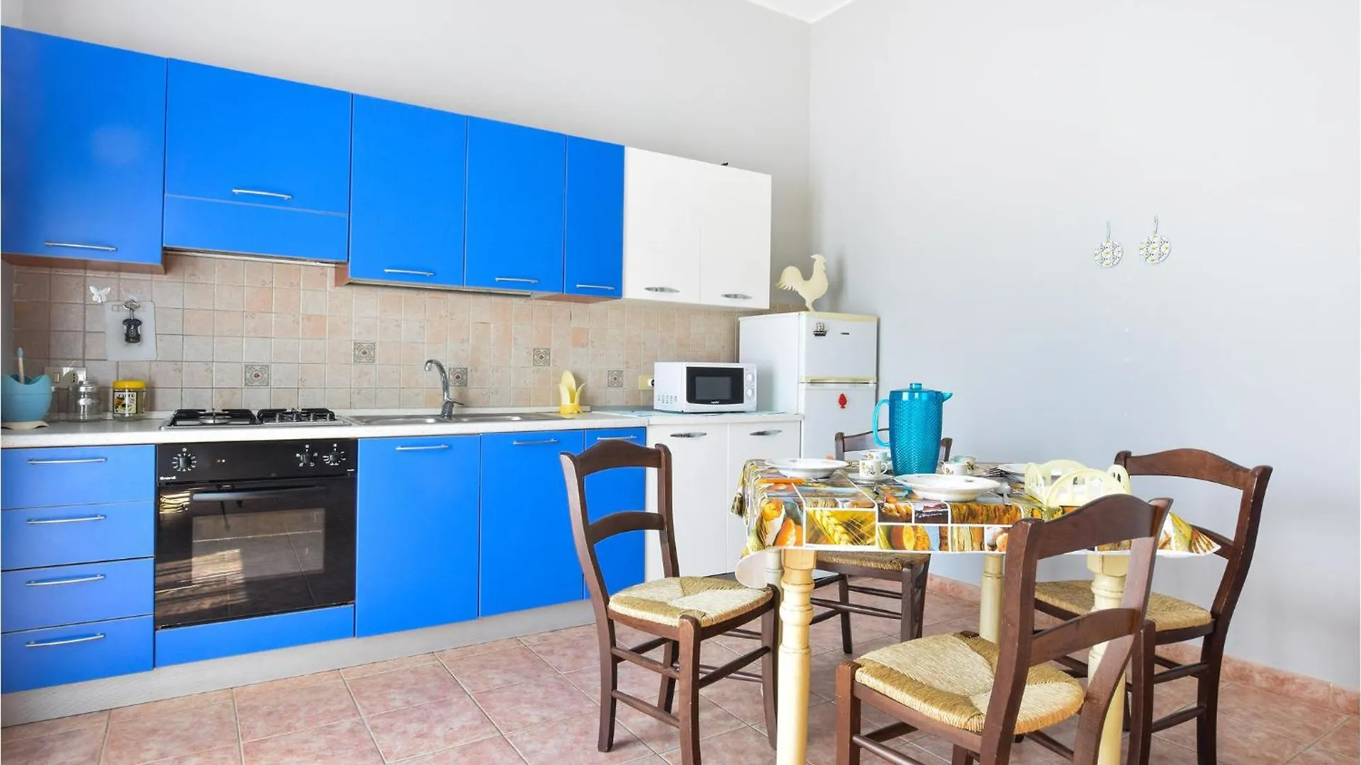 2 Bedroom Lovely Apartment In Marina Di Caronia Caronia Marina