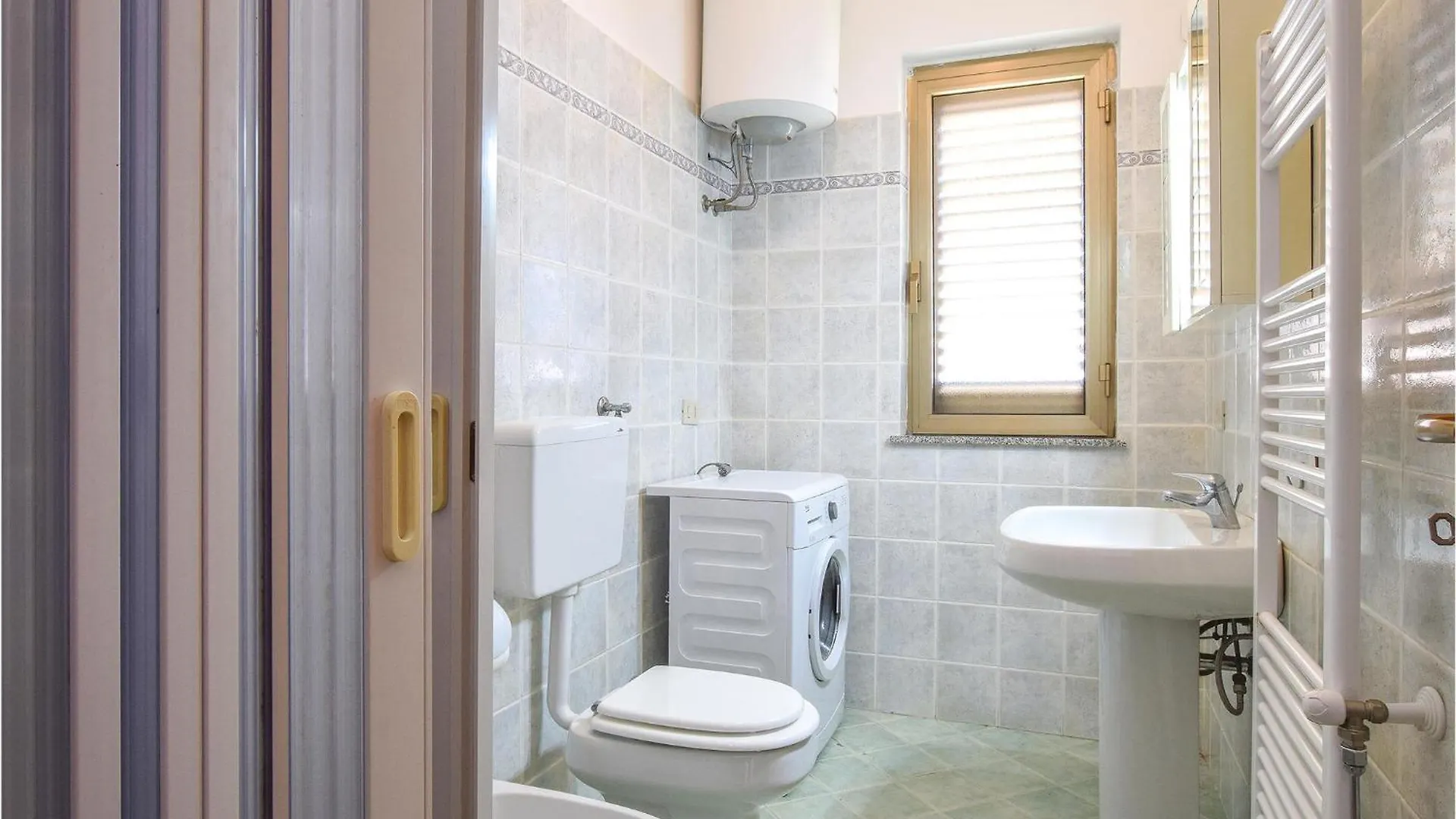 2 Bedroom Lovely Apartment In Marina Di Caronia Caronia Marina
